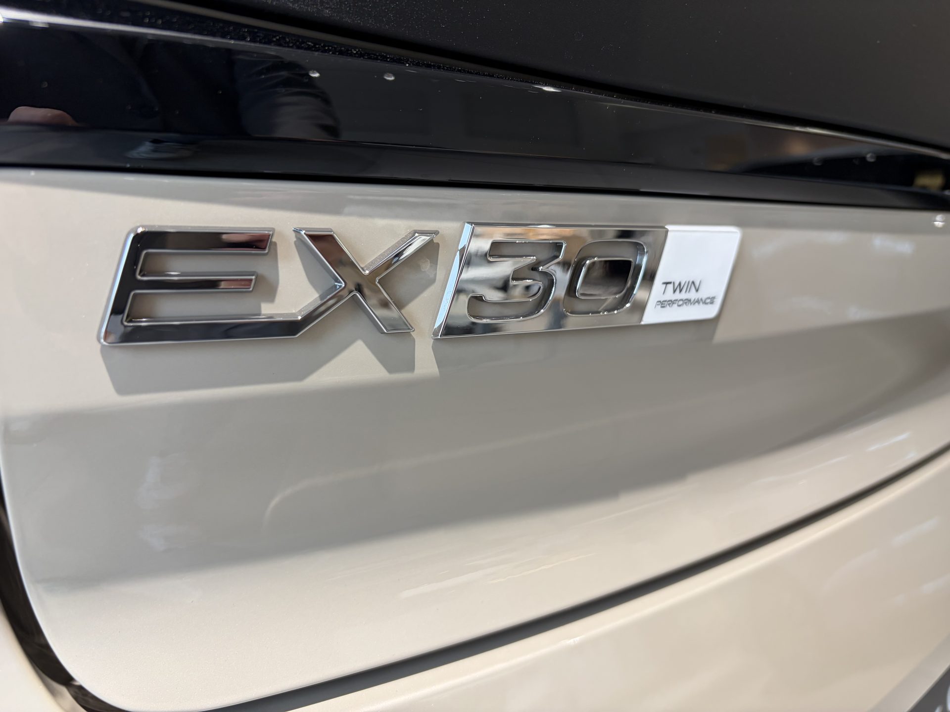 ホホ 追加分140個 展示車紹介 | ボルボ・カー 三鷹